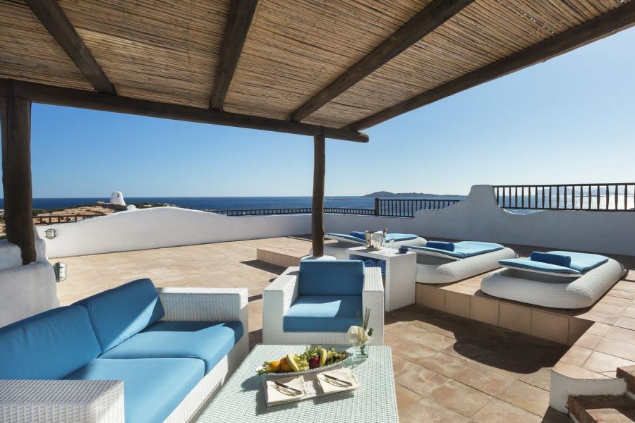 Luxury Outdoor Contract Terrace