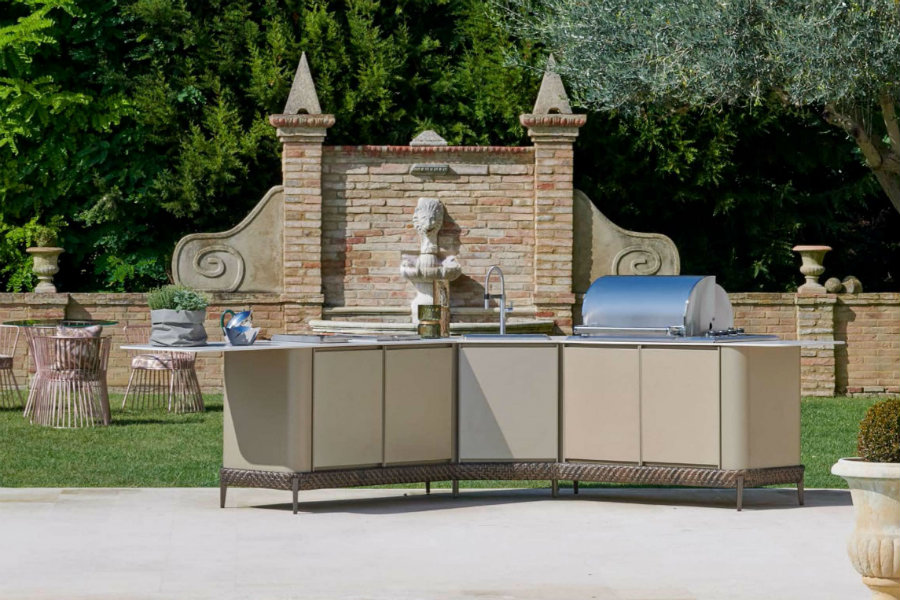 What are the trends in outdoor kitchen design 1-1