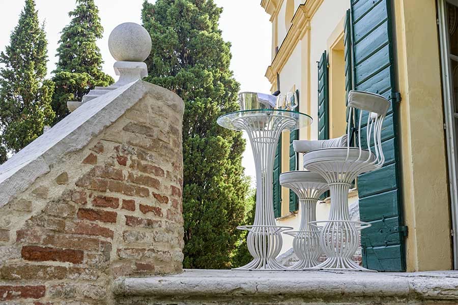 choose luxury outdoor furniture-balcony