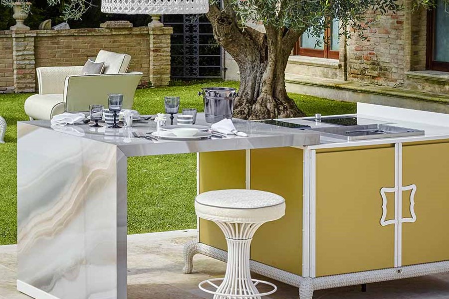 customising luxury outdoor kitchen 3