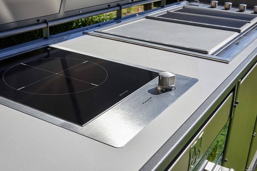 How to design a luxury outdoor kitchen induction hob