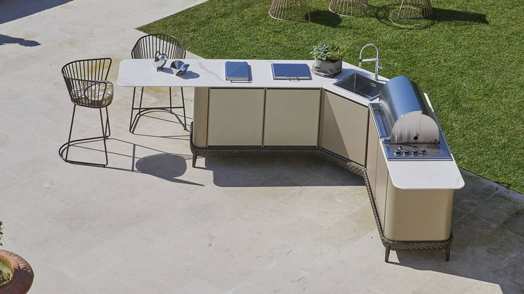 dfn-kitchen-stand-alone-personalise-outdoor-kitchen-solutions-ambient-curved-sectional