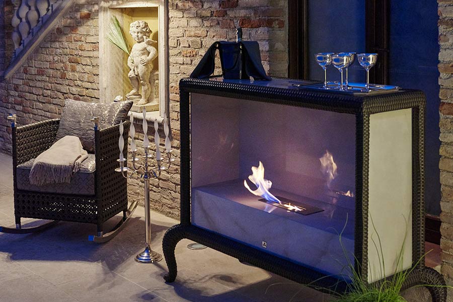 Give-exclusive-atmosphere-outdoor-DFN-fireplaces